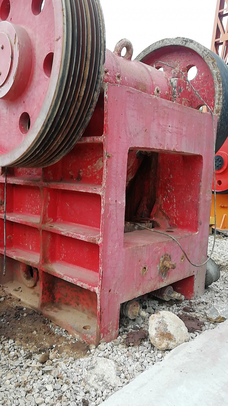 二手砂石料生產(chǎn)線二手顎式破碎機制砂機低價處理