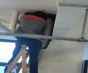 平潭樓房伸縮縫補漏，新圩外墻雨棚補漏，巽寮天面女兒墻補漏