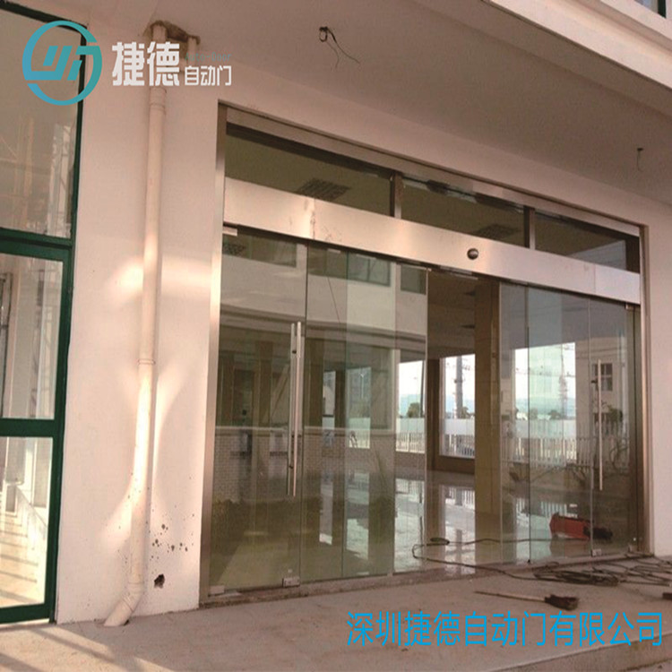 城廂區自動感應門運行平順  精準檢測