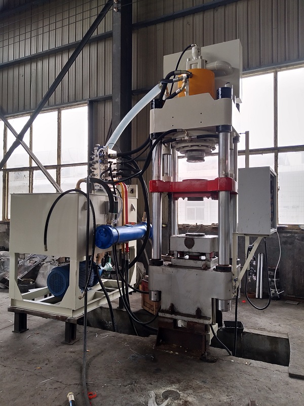 舔鹽磚壓塊機H國內畜牧鹽塊發展的精品設備