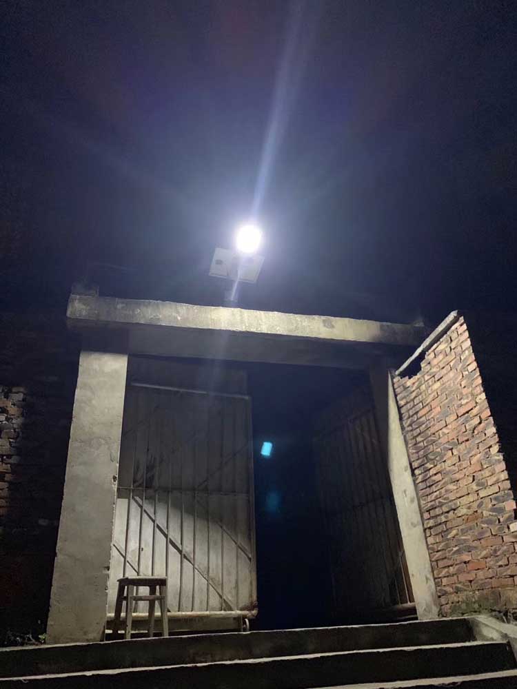 貴州地區可用太陽能路燈庭院燈