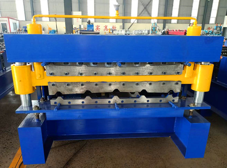 泊頭雙層壓瓦機價格 840-900瓦機發(fā)往安徽亳州