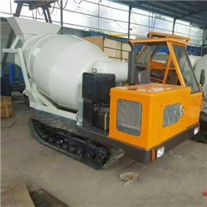 3方攪拌罐車小型履帶混凝土運輸車履帶式罐車