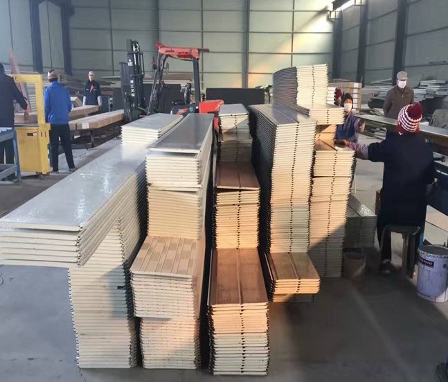 山東金屬雕花板保溫裝飾一體板eps外墻夾芯板