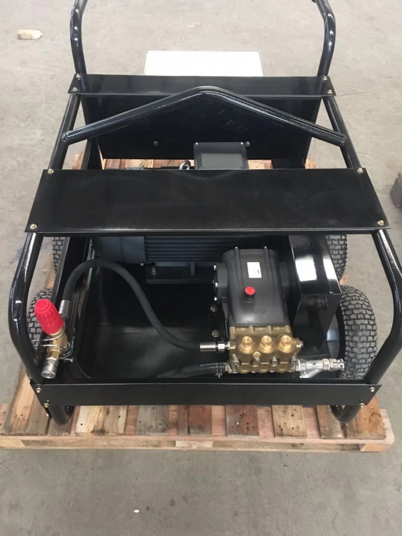 安徽500公斤高壓清洗機除水銹鐵銹瀝青路線噴砂除污垢