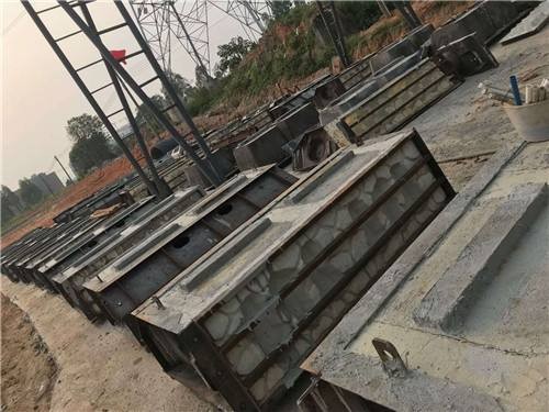 階梯護坡模具的設計